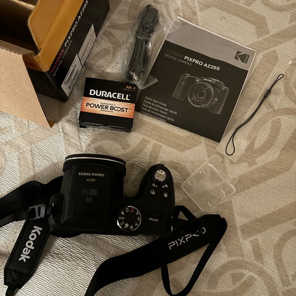 Like-New Kodak PixPro AZ255 Digital Camera - Picture 11 of 15